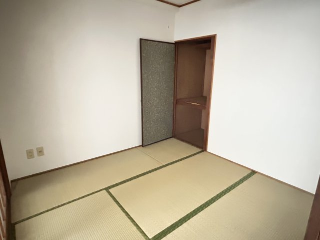 佐野ビルの和室