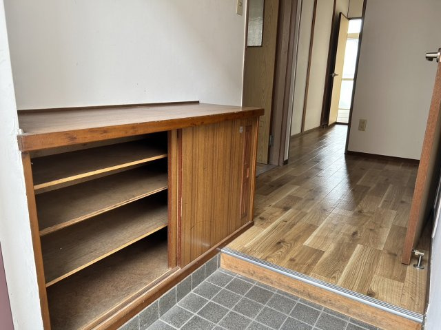 佐野ビルの玄関