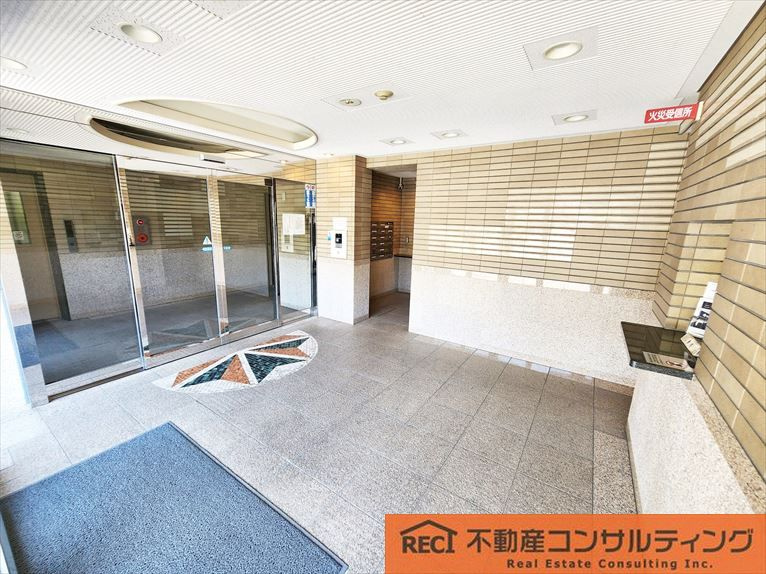 甲南山手ガーデンハウスのエントランス