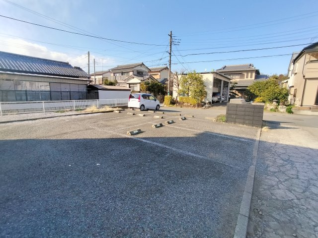 エステートガーデン岩槻の駐車場