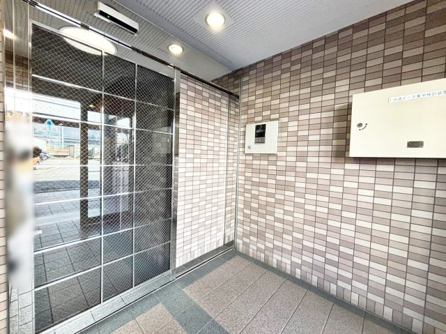 サンワプラザ芦屋のエントランス