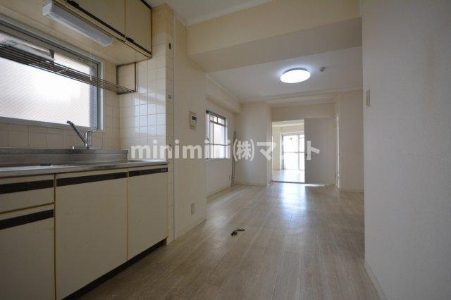 DAIKOマンションの居間・リビング|別号室参考写真