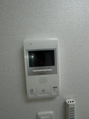 【セキュリティ】 | カーサベレタ | モニター付きインターホンがあります
