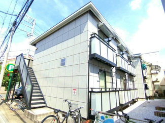 【外観】 | 東急東横線「学芸大学」駅・「祐天寺」駅まで徒歩圏内！2駅利用可能で通勤通学・お買物にも便利な立地☆コンビニが近くて便利な住環境です☆