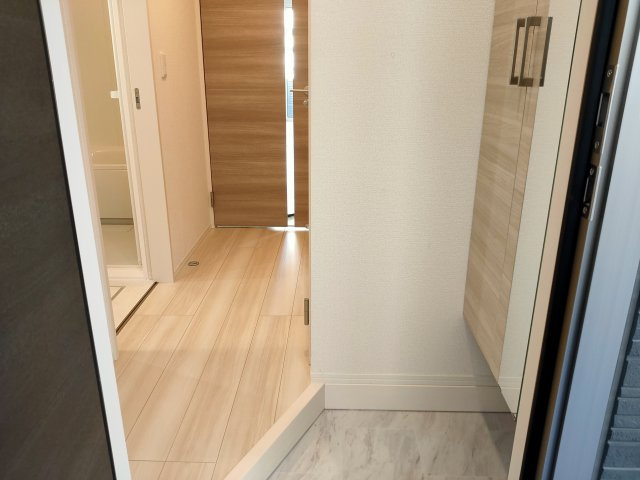 ルリアン北小岩Ⅲの玄関