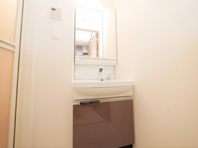 プレサンス堺筋本町駅前シェルの独立洗面台