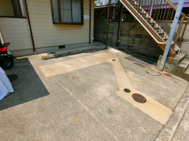 ハイツサンマルクの駐車場