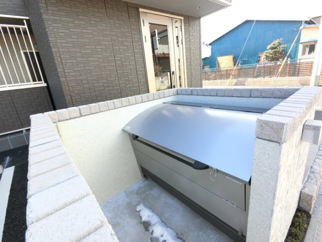 Ｆａｍｉｌｌｅ Ｍａｅｂａｓｈｉのその他共用部分|敷地内ゴミ置き場
高崎、前橋、伊勢崎エリアのお部屋探しはエンドスケープまで！お客様の理想お聞かせ下さい♪