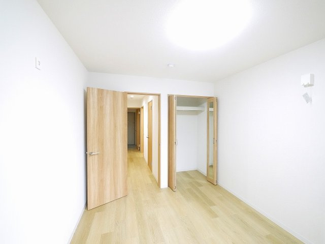 クレアール堺町Ⅰの居間・リビング|使いやすい居間です