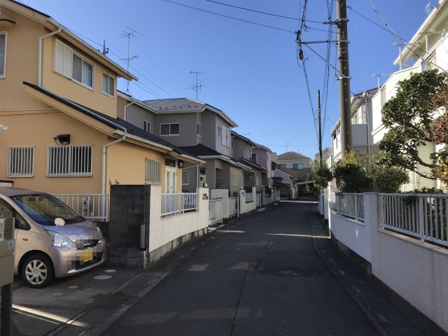 鴻巣市宮前の売地の前面道路含む現地写真|北西側道路