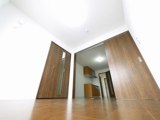 クレアール堺町Ⅰの洋室|落ち着いた色調の洋室です