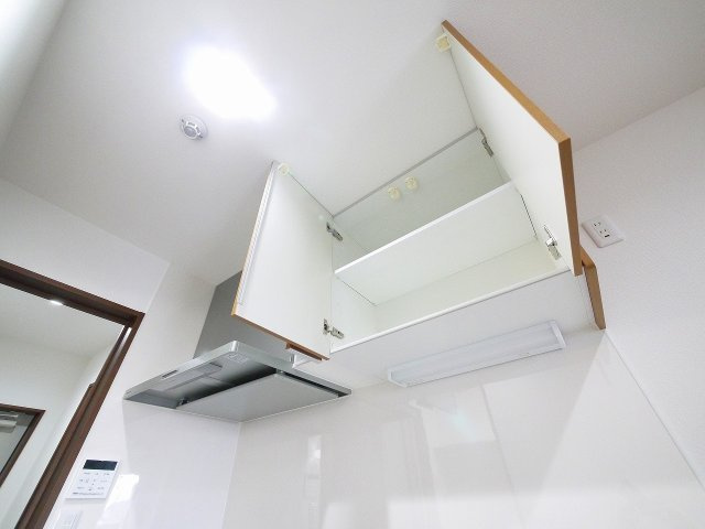 クレアール堺町Ⅰのキッチン|キッチン上部の棚です