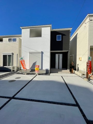 【外観】 | 豊山町豊場新田町＜仲介手数料無料＞豊山小・豊山中　新築一戸建て | 撮影
社長の村田です！
自らプレイヤーとして営業しています
長年の経験と実績から皆様により良いマイホーム購入のご提案をいたします。
住宅ローンの不安や購入後の不安等何でもご相談ください。