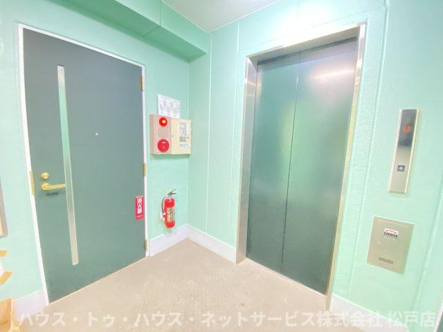 アンプルールフェールスリーズのロビー