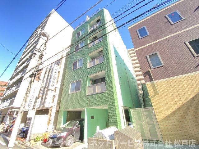 アンプルールフェールスリーズ