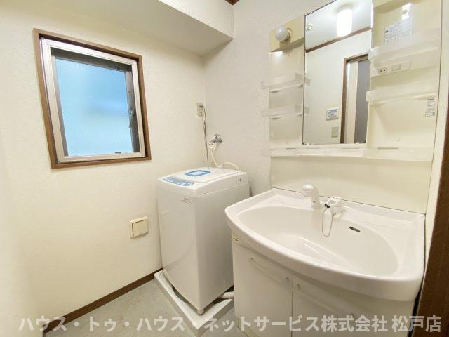 アンプルールフェールスリーズの洗面所