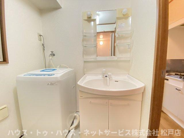 アンプルールフェールスリーズの洗面所