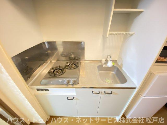 アンプルールフェールスリーズのキッチン