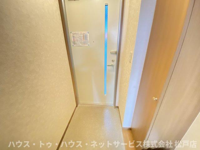 アンプルールフェールスリーズの玄関