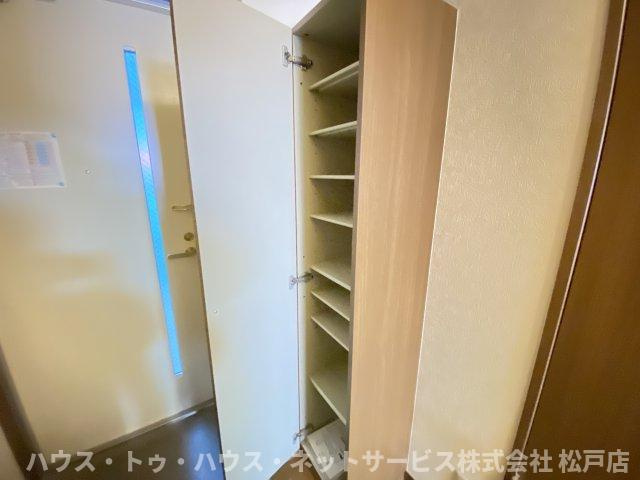 アンプルールフェールスリーズの内装