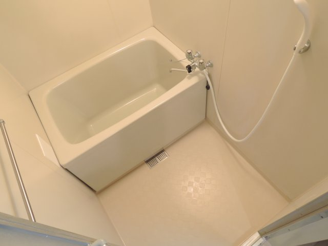 ハイツ81の浴室