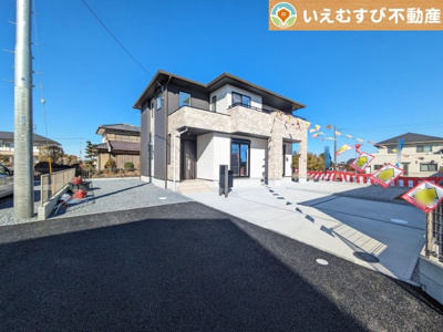 【前面道路含む現地写真】 | 深谷市小前田 | 充分な広さの前面道路
間口が広くお車の出し入れも問題なく行えるスペースが確保されています♪