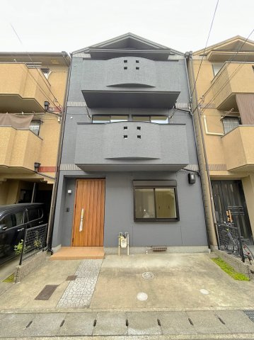 人気のリノベーション物件☆無垢材の床仕様で温もりのあるお家☆３ＬＤＫ☆駐車１台ＯＫ☆伏見区久我西出町の外観|外観