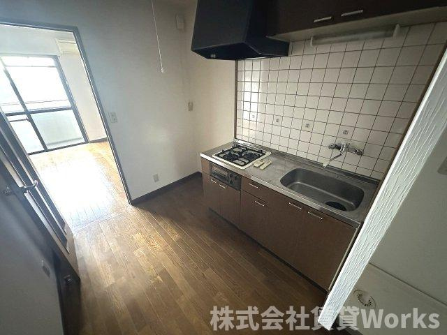 パレットのキッチン|コンパクトなキッチンで掃除もラクラク