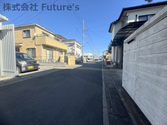 三郷市戸ケ崎5丁目　中古戸建の前面道路含む現地写真|前面道路含む現地写真になります。