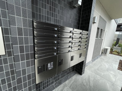 【その他共用部分】 | ラ・ルミエール | 集合ポストと宅配ボックスがあります