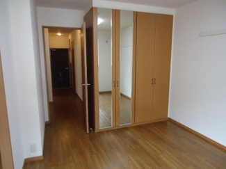 【内装】 | Tiare | 洋室（イメージ）