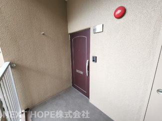 【玄関】 | シャルマンコーポ伊丹１号棟 | 玄関ドアです♪二重ロックで安心生活です！！