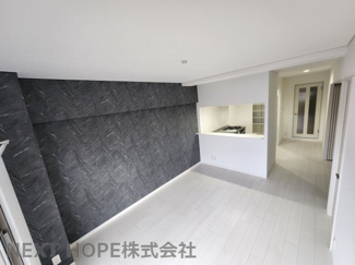 【居間・リビング】 | シャルマンコーポ伊丹１号棟 | LDKは約12.5帖です♪ご家族がゆっくりくつろげる空間です！室内は令和５年１２月リフォーム済み！素敵な室内をぜひ現地でご確認ください(^^)お気軽にネクストホープ不動産販売までお問い合わせを！！