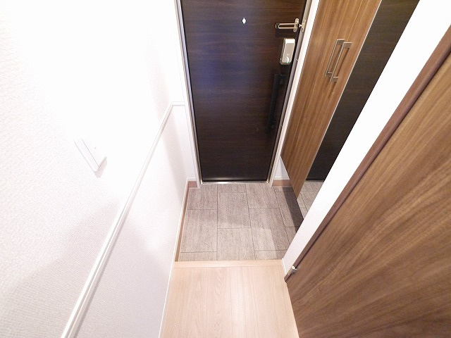 エアフォルクの玄関|明るい玄関です