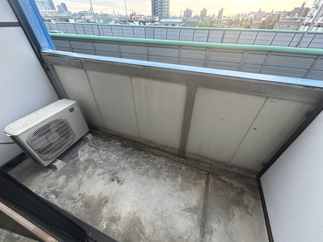 メゾネット北野のバルコニー