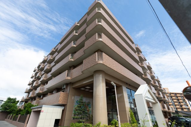 ライオンズマンション深沢5階の外観