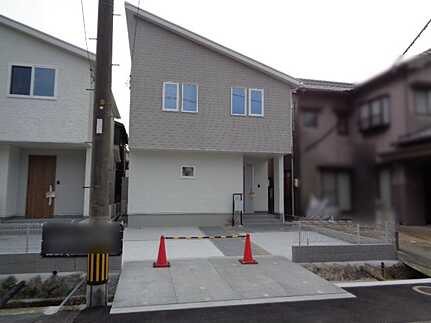 呉市広杭本町　新築一戸建て(全2棟)の前面道路含む現地写真