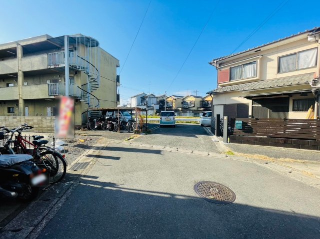 嵯峨野芝野町　建築条件付土地の前面道路含む現地写真|■火曜日・水曜日も営業中！　■お仕事終わりからのご来店も大歓迎！