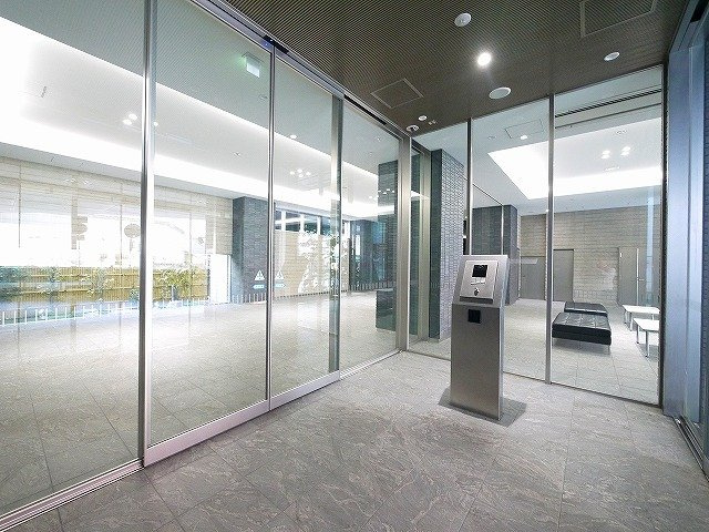 ピアッツァコート奈良駅前のエントランス|落ち着いたエントランスです