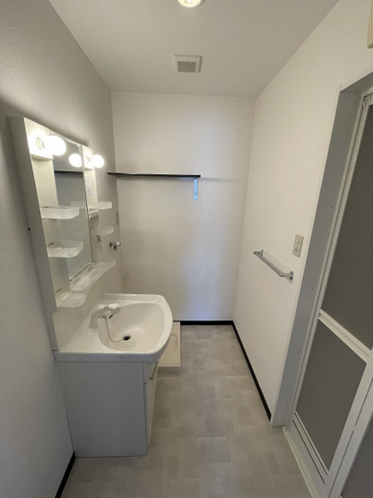 【洗面所】グランドポレストーネ大手町弐番館