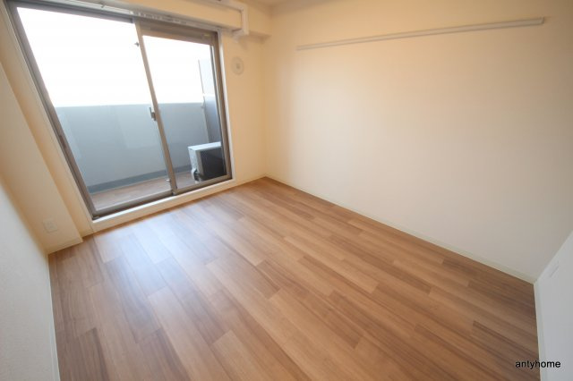 プレサンス扇町駅前　仲介手数料無料の居間・リビング