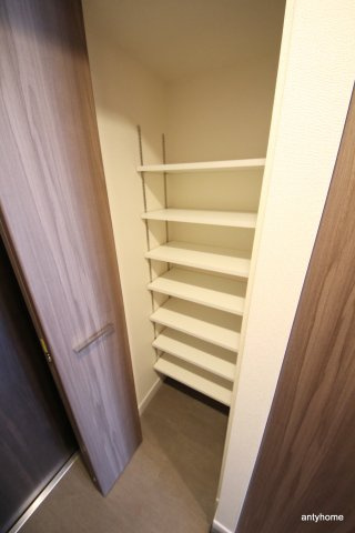 プレサンス扇町駅前　仲介手数料無料の収納