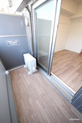 プレサンス扇町駅前　仲介手数料無料のバルコニー