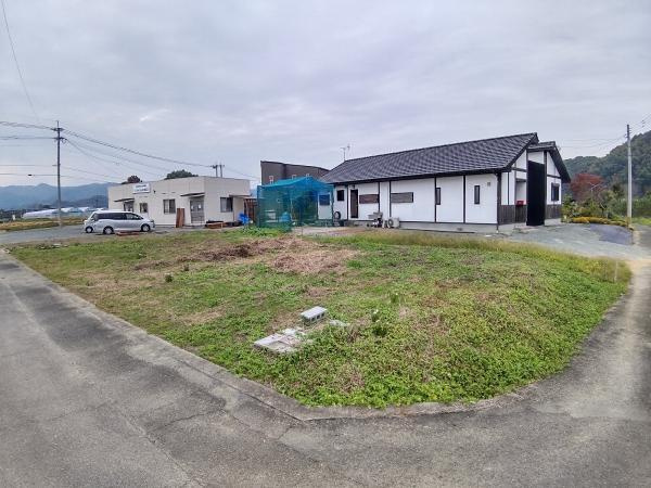 広川町大字六田　新築建売住宅　平屋の前面道路含む現地写真|南西側から見た現地写真