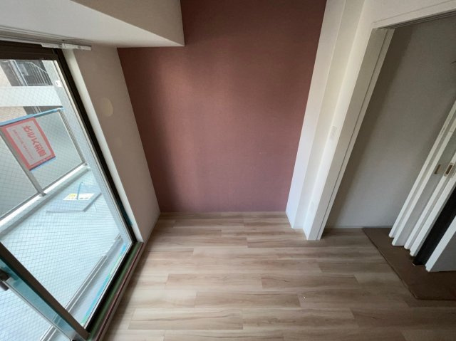 セレニテ神戸ミラクの洋室