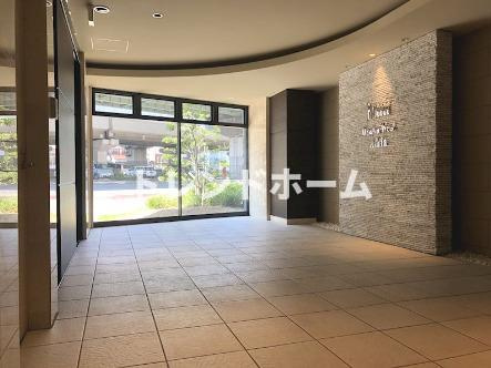 プロシード大阪WESTアドリアのエントランス|選べる家電プランあり！！