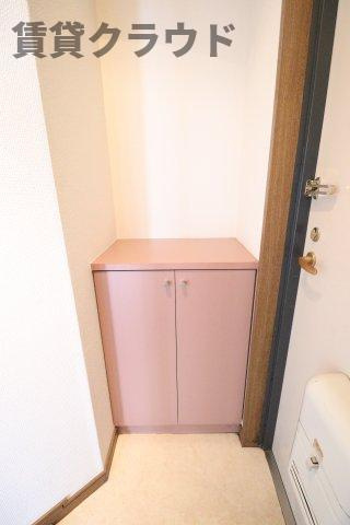 サンモール千葉寺の玄関|収納もある玄関です