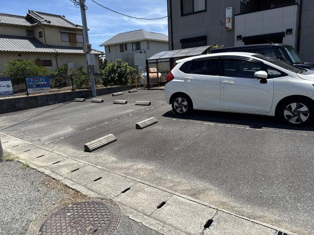 ル・セルドールの駐車場