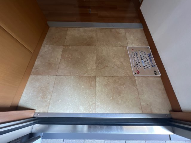 ソレイユ（神岡町）の玄関