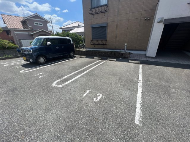 ソレイユ（神岡町）の駐車場